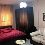 Spacious With Balcony, Appartamento