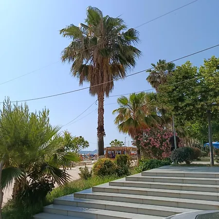 Spacious With Balcony, Apartamento *