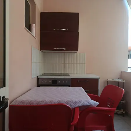 Spacious With Balcony, Appartamento *