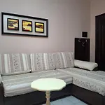 Spacious With Balcony, דירה דורס