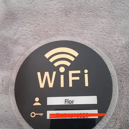 Spacious With Balcony, Lägenhet