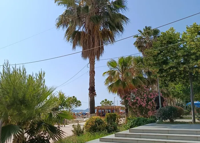 Spacious With Balcony, Apartament *